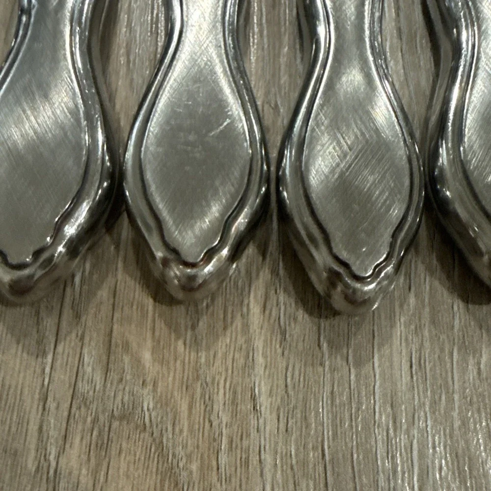 Oneida Twilight Stainless 8 Dinner Knives 1881 Rogers Ltd Satin Style Flatware
